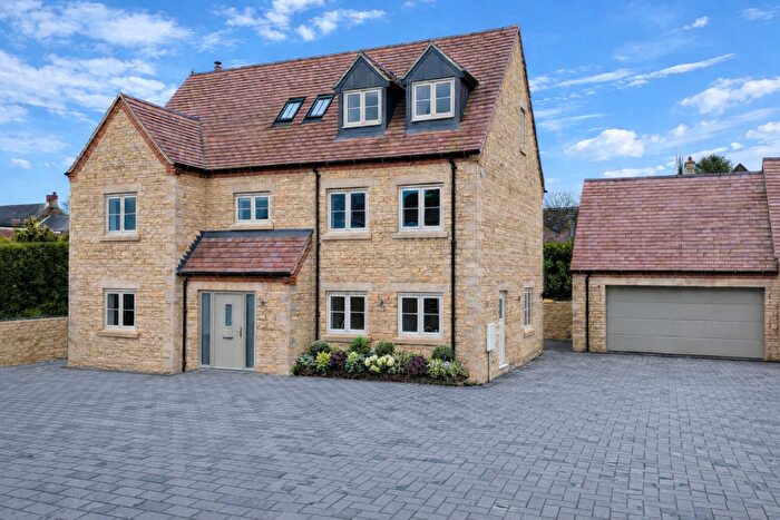 5 Bedroom Detached House For Sale In Sterling Court, Kettering, NN14