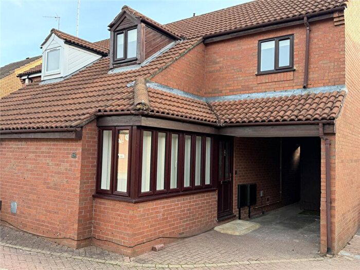 3 Bedroom Semi Detached House To Rent In Hunsbury Green, West Hunsbury, Northampton, NN4