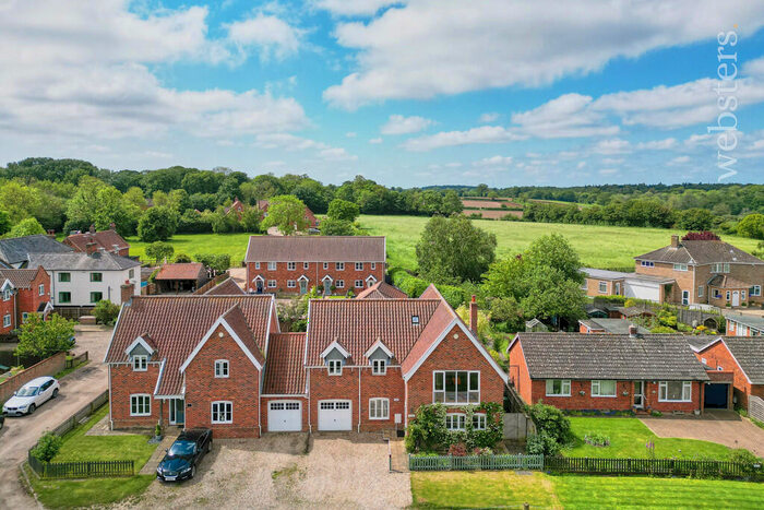 4 Bedroom Detached House For Sale In The Common, Swardeston, NR14