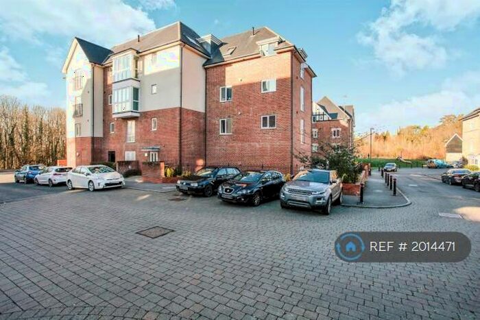 1 Bedroom Flat To Rent In Stone Court, Crawley, RH10