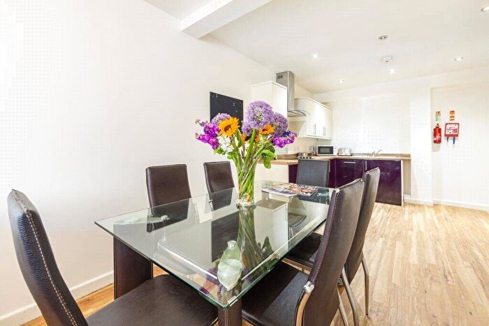 6 Bedroom Flat To Rent In Queens Road, Bristol, BS8