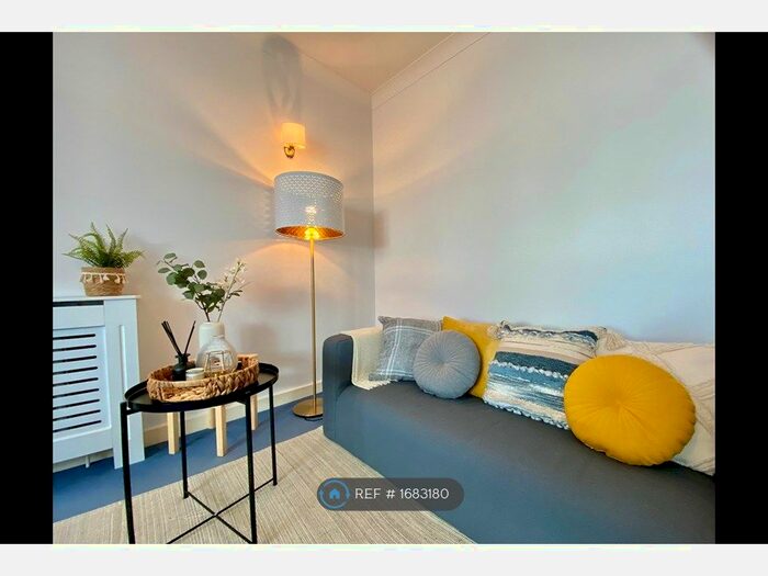 1 Bedroom Flat To Rent In Barnby Street, London, E15