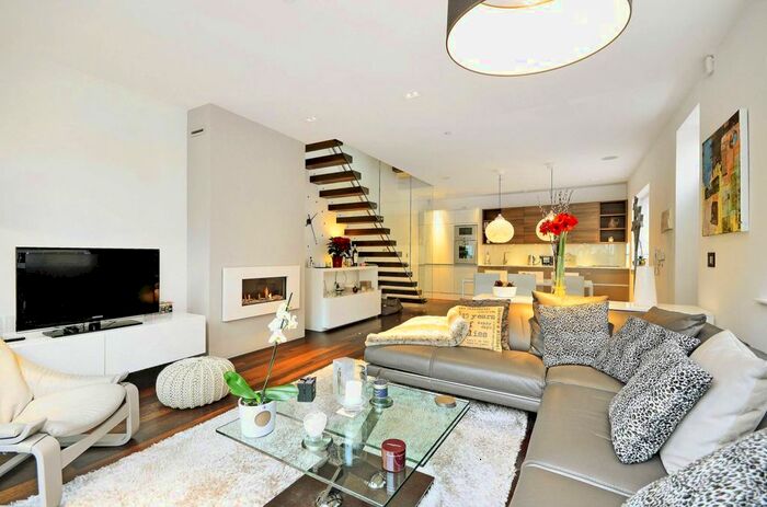 3 Bedroom Property To Rent In Elsworthy Rise, Primrose Hill, London, NW3