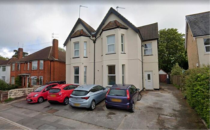 2 Bedroom Flat To Rent In - Drummond Road, Bournemouth, BH1