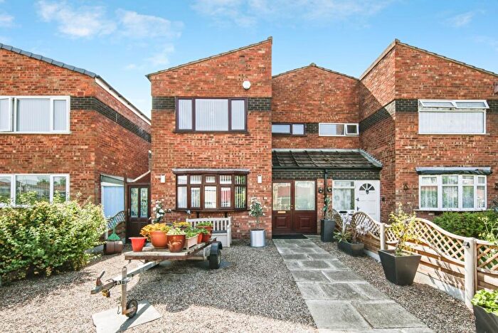 3 Bedroom Semi-Detached House For Sale In Hawker Drive, Birmingham, West Midlands, B35