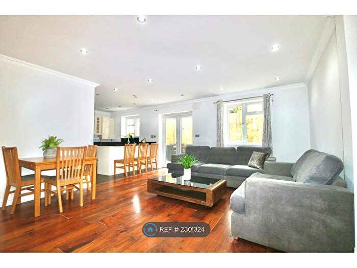 3 Bedroom Semi-Detached House To Rent In Brassie Avenue, London, W3