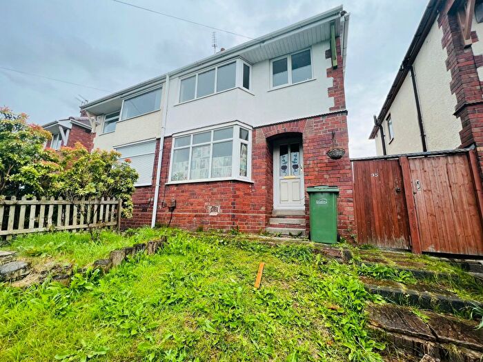 3 Bedroom Semi Detached House To Rent In Kingswinford Road, Dudley, DY1