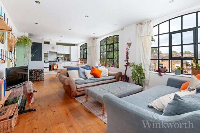 2 Bedroom Apartment For Sale In Hatcham Park Mews, London, SE14