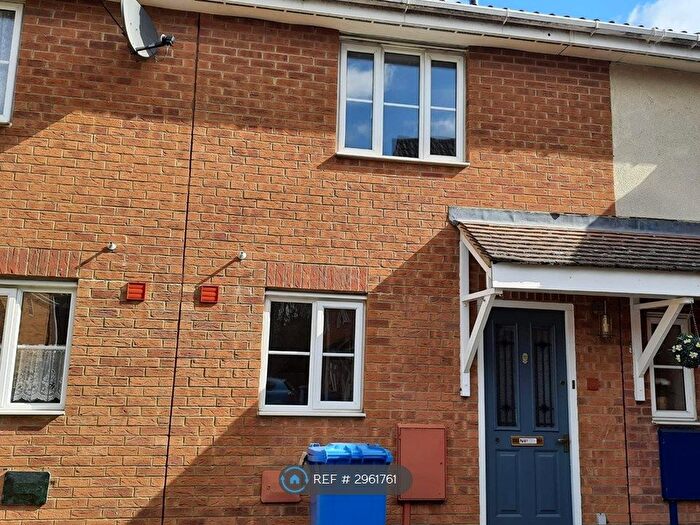 2 Bedroom Terraced House To Rent In Merrivale Close, Kettering, NN15