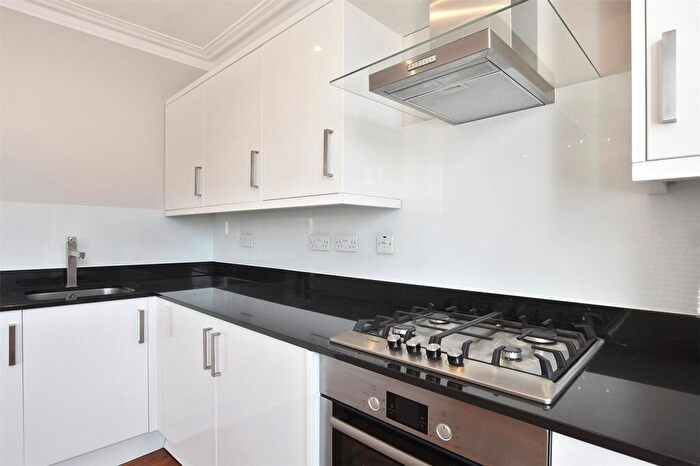 1 Bedroom Terraced House To Rent In Amhurst Road, London, E8