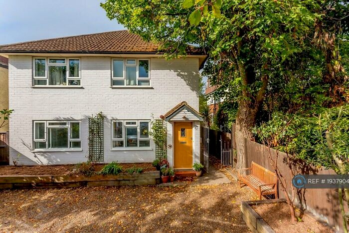 2 Bedroom Maisonette To Rent In Hook Road, Surbiton, KT6