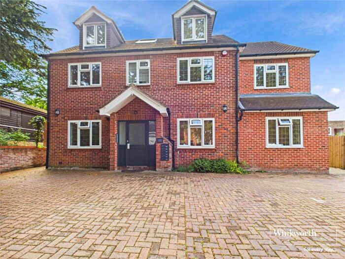 2 Bedroom Apartment To Rent In Western Elms Avenue, Reading, Berkshire, RG30