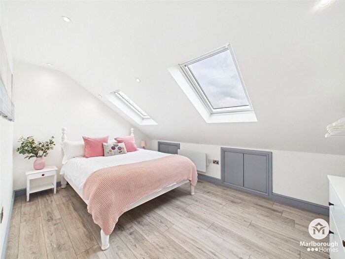 1 Bedroom Flat To Rent In St Barnabas Road, Woodford, Essex, IG8