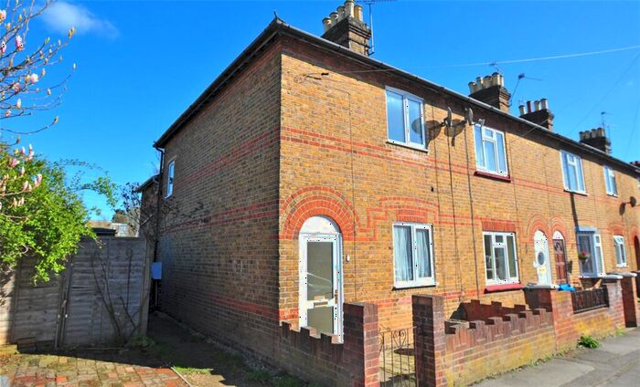 2 Bedroom Semi-Detached House To Rent In The Croft, Maidenhead, Berkshire, SL6