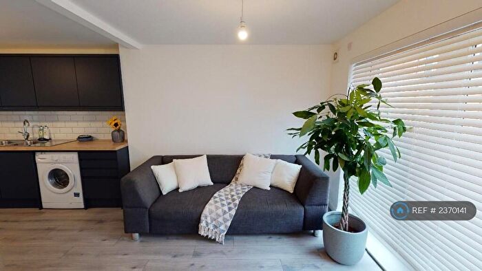 7 Bedroom Terraced House To Rent In St. Pauls Road, Southsea, PO5