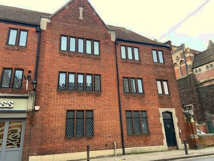 2 Bedroom Flat To Rent In Lawrence Sheriff Street, Rugby, CV22