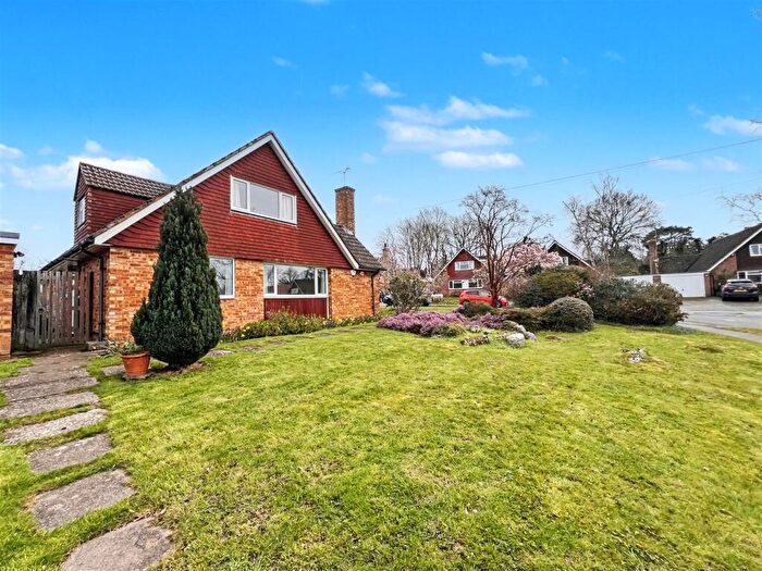 4 Bedroom Detached House To Rent In Barn Meadow Lane, Great Bookham, KT23