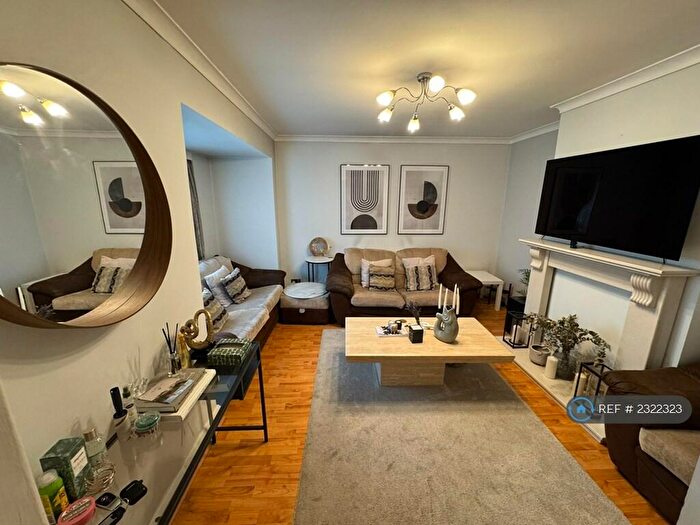 3 Bedroom Terraced House To Rent In Millfield Avenue, London, E17