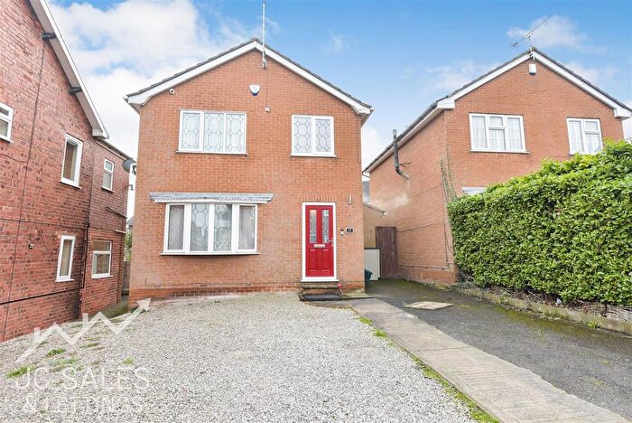 3 Bedroom Property For Sale In Chapman Lane, Grassmoor, Chesterfield, S42