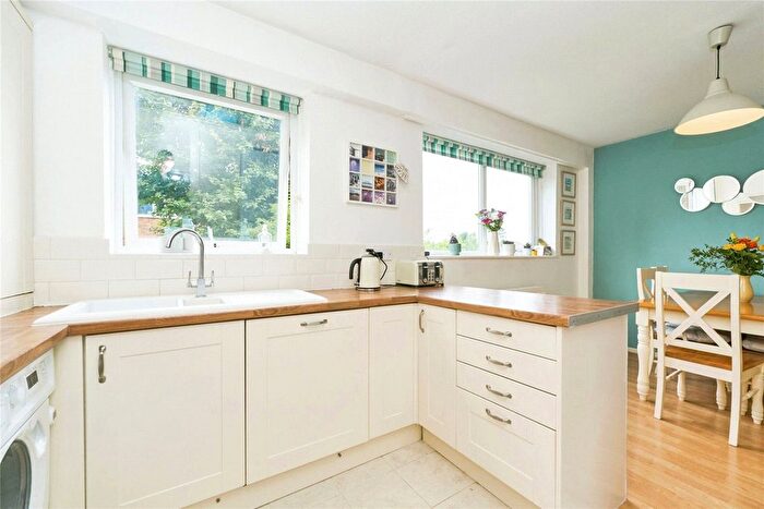 2 Bedroom End Terrace House For Sale In Watermill Close, Richmond, TW10