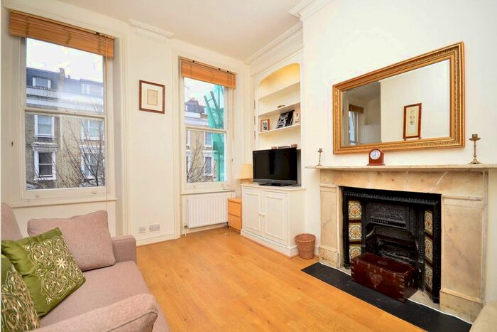 2 Bedroom Flat To Rent In Eardley Crescent, Kensington, London, SW5