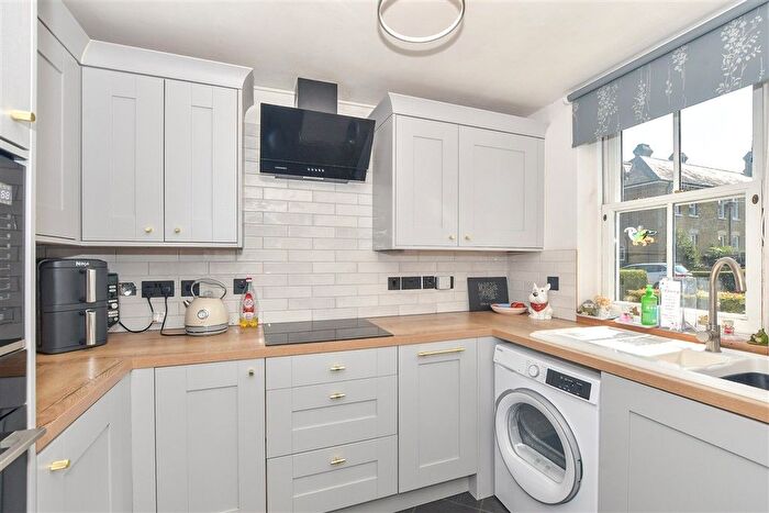 3 Bedroom Semi-Detached House For Sale In Aspen Road, Herne Bay, Kent, CT6