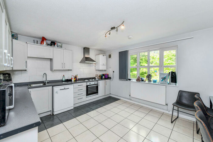 6 Bedroom End Of Terrace House To Rent In Gadd Street, Nottingham, NG7