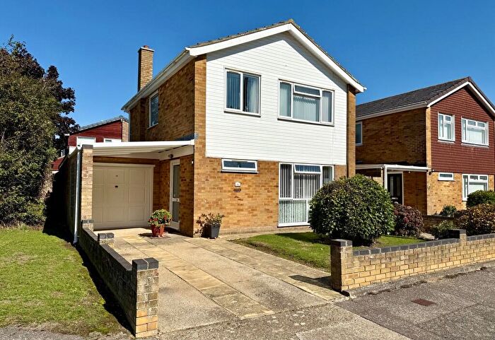 3 Bedroom Detached House For Sale In St. Helens Road, Alverstoke, PO12
