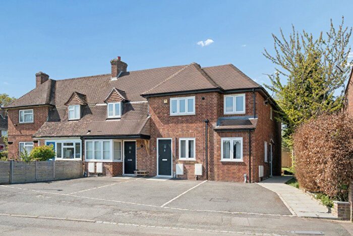 2 Bedroom Flat To Rent In Chesterton Green, Beaconsfield, Buckinghamshire, HP9