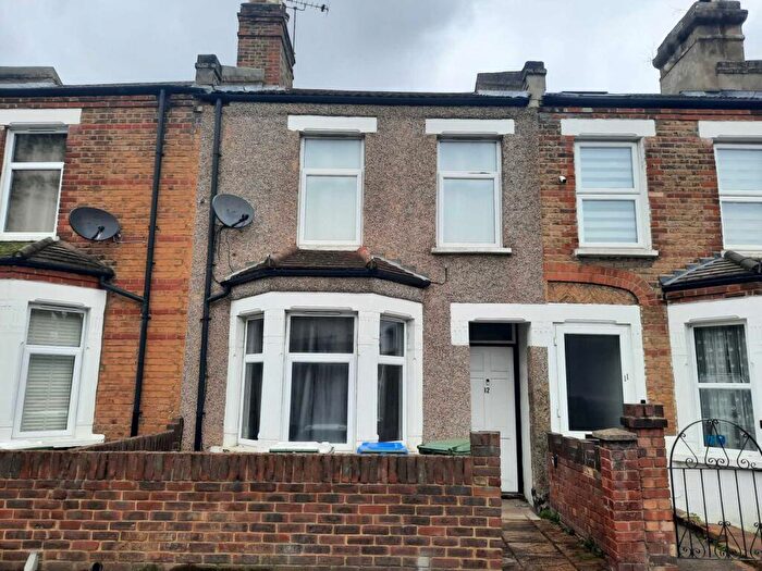 2 Bedroom House To Rent In Sandcliff Road, Erith, DA8