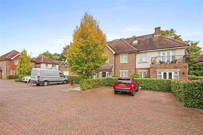 2 Bedroom Flat For Sale In Bisham House, Woodside Gardens, Marlow, Buckinghamshire, SL7