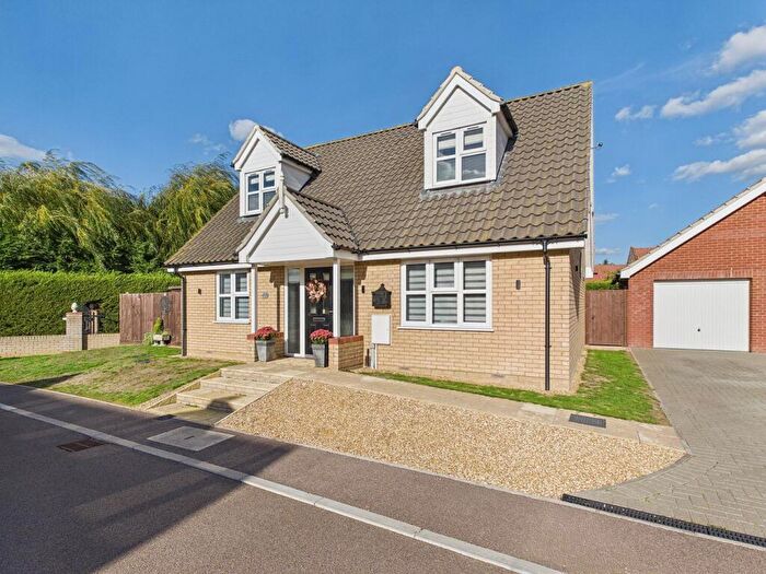 3 Bedroom Chalet For Sale In Hollies Close, Wereham, King's Lynn, PE33