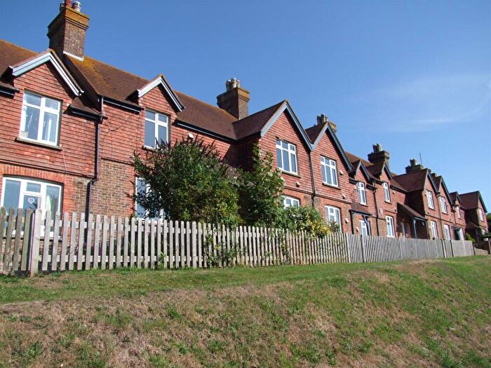 3 Bedroom House To Rent In South Heighton, BN9