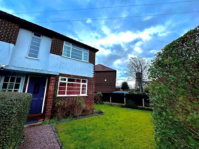 2 Bedroom Maisonette To Rent In Springfield Road, Sale, M33