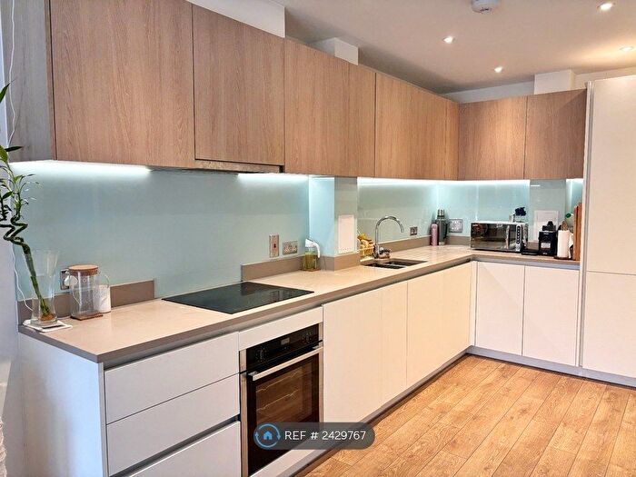 1 Bedroom Flat To Rent In Grattan Court, London, E3