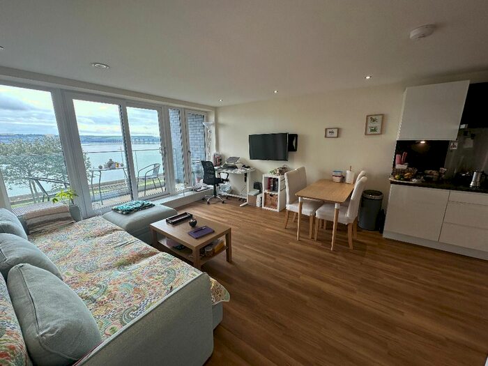 2 Bedroom Flat To Rent In Riverside Drive, West End, Dundee, DD1