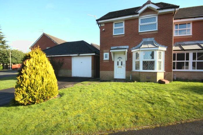 3 Bedroom End Of Terrace House To Rent In Caistor Close, Manchester, M16