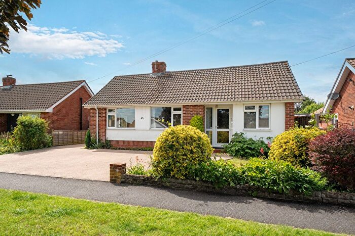 3 Bedroom Detached Bungalow For Sale In Blendon Drive, Andover, SP10