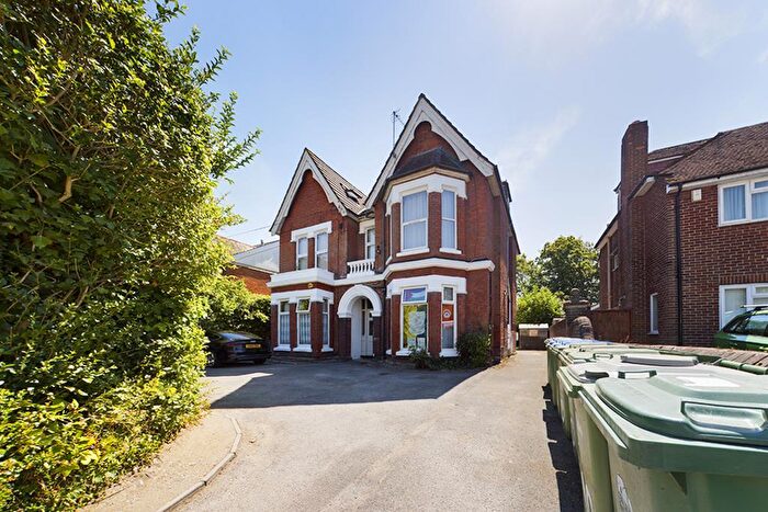 1 Bedroom Apartment To Rent In Lawn Road, Southampton, SO17