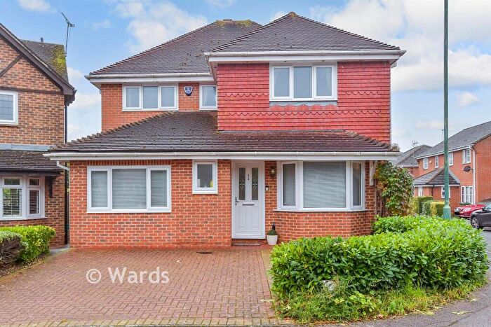 4 Bedroom Detached House For Sale In Halfpenny Close, Barming, Maidstone, Kent, ME16
