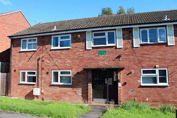 1 Bedroom Flat To Rent In Parkhouse Gardens, Dudley, DY3