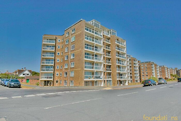 3 Bedroom Flat For Sale In West Parade, Bexhill-On-Sea, TN39