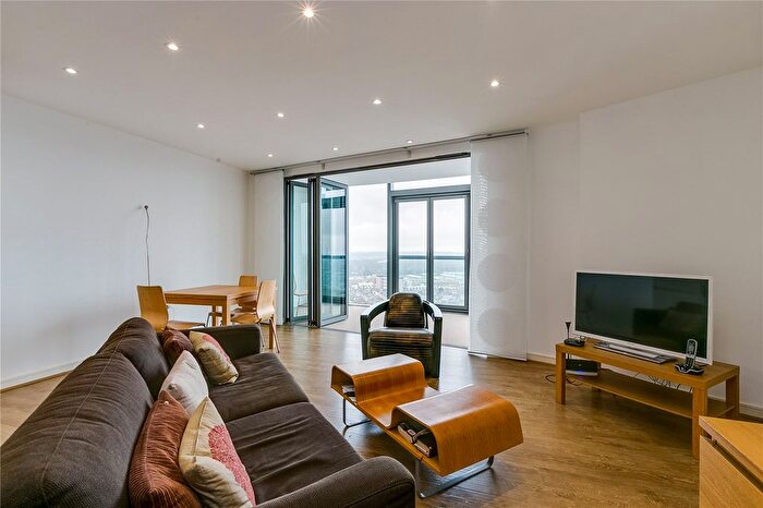 2 Bedroom Flat To Rent In Kew Eye Apartments, Ealing Road, Brentford, TW8