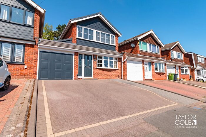 3 Bedroom Link Detached House For Sale In Windsor Close, Tamworth, B79