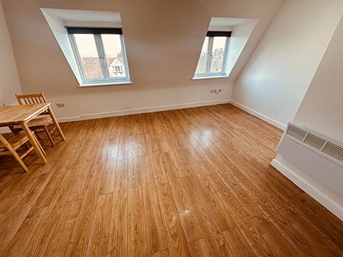 1 Bedroom Flat To Rent In Great North Road, Barnet, EN5