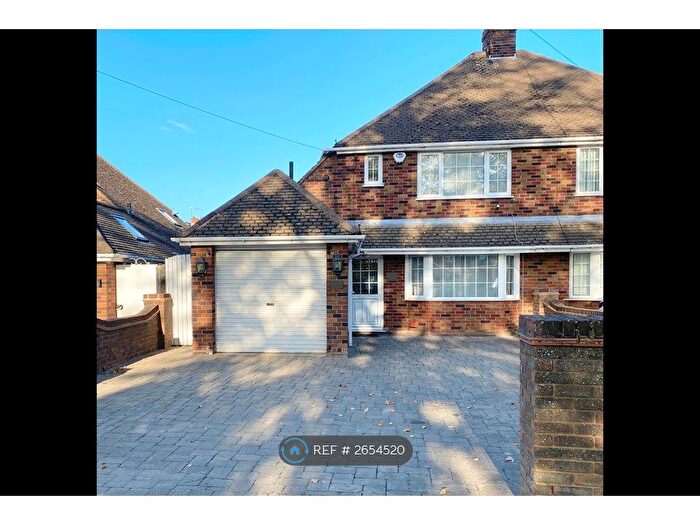 3 Bedroom Semi-detached House To Rent In Oakley Road, Luton, LU4