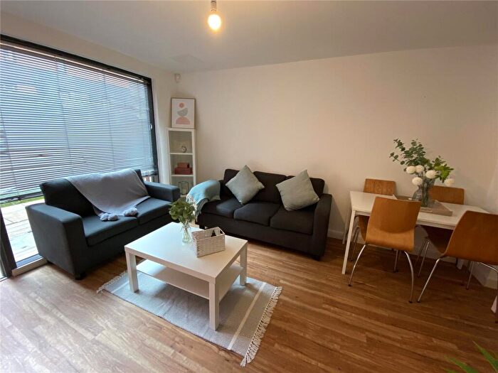 3 Bedroom Flat To Rent In The Courtyard, Stanhope St, Liverpool, L8