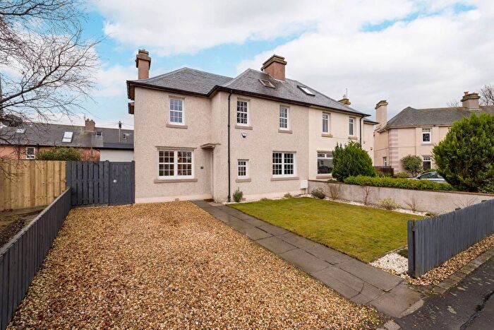 4 Bedroom Villa For Sale In Northfield Circus, Edinburgh, EH8