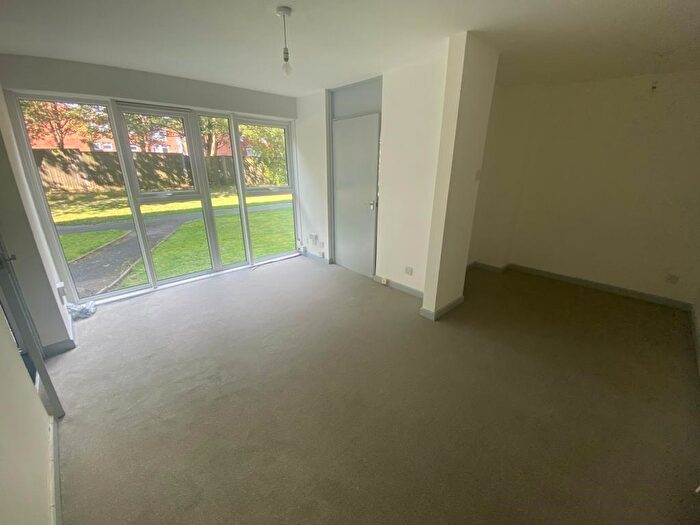 Studio To Rent In Cottesmore House, Browns Green, Birmingham, B20
