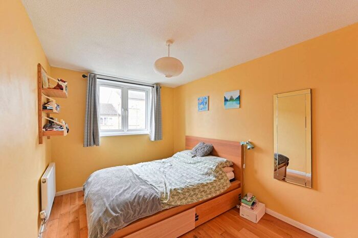 1 Bedroom Flat For Sale In Plover House, Brixton Road, Oval, London, SW9